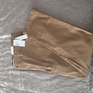 cleo, Size 14, Curvy fit, Slim jeans in Brown